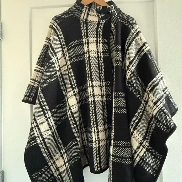 RARE. Lauren Ralph Lauren Plaid Lambs Wool Coat and Cape- Black and Ivory. - Picture 4 of 5
